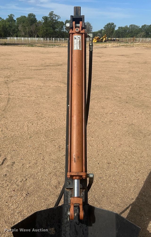 image for item NM9443 Oasis  skid steer tree spade