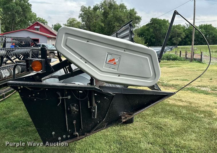 image for item NP9839 1994 Gleaner  rigid head