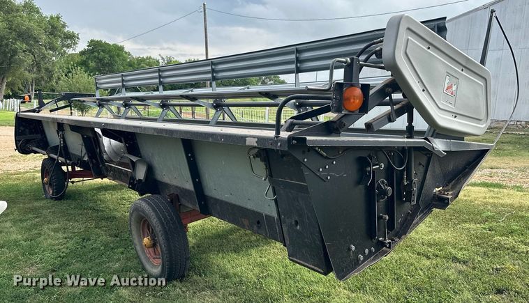 image for item NP9839 1994 Gleaner  rigid head