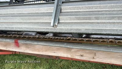 image for item NP9839 1994 Gleaner  rigid head