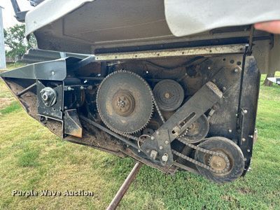 image for item NP9839 1994 Gleaner  rigid head