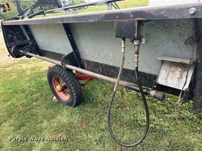 image for item NP9839 1994 Gleaner  rigid head