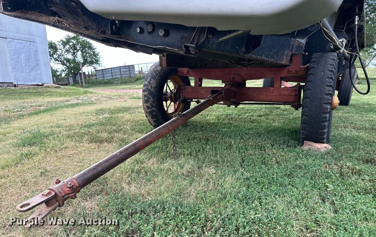 image for item NP9839 1994 Gleaner  rigid head