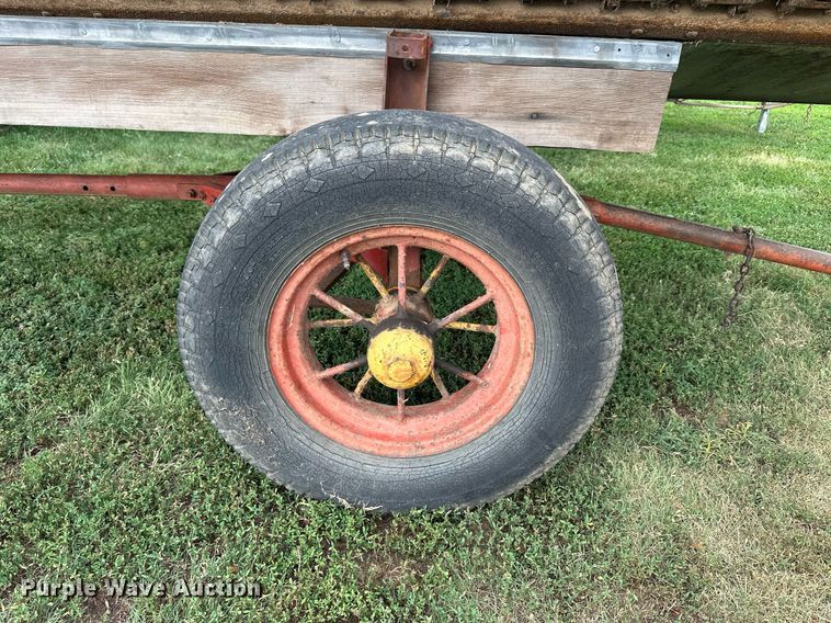 image for item NP9839 1994 Gleaner  rigid head