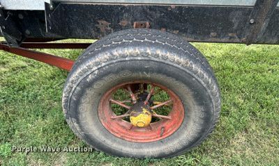 image for item NP9839 1994 Gleaner  rigid head