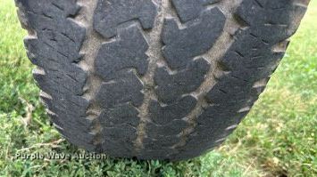 image for item NP9839 1994 Gleaner  rigid head