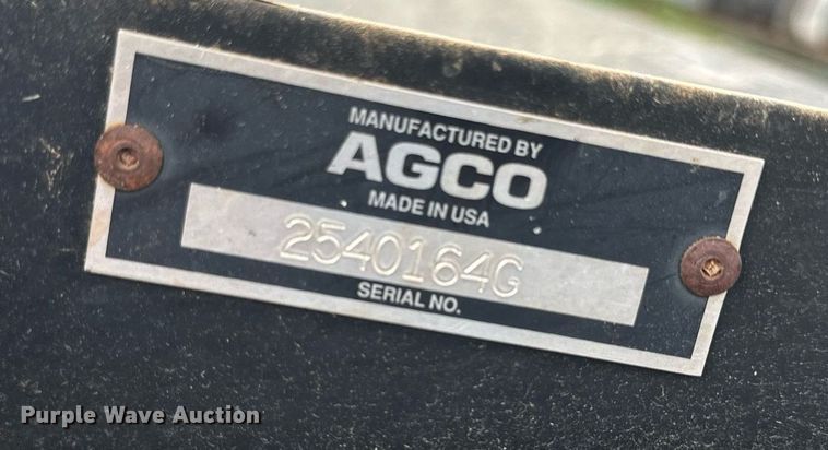 image for item NP9839 1994 Gleaner  rigid head