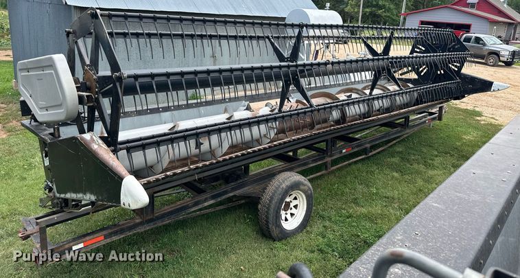 image for item NP9840 1996 Gleaner 500 series  flex head