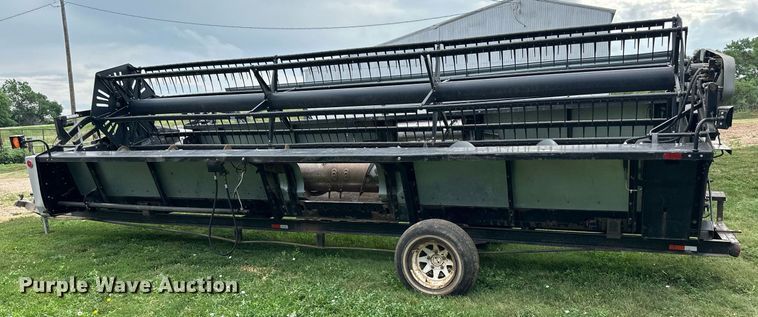 image for item NP9840 1996 Gleaner 500 series  flex head