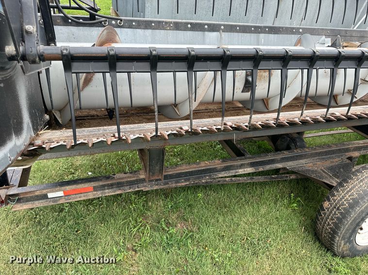 image for item NP9840 1996 Gleaner 500 series  flex head