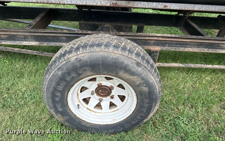 image for item NP9840 1996 Gleaner 500 series  flex head