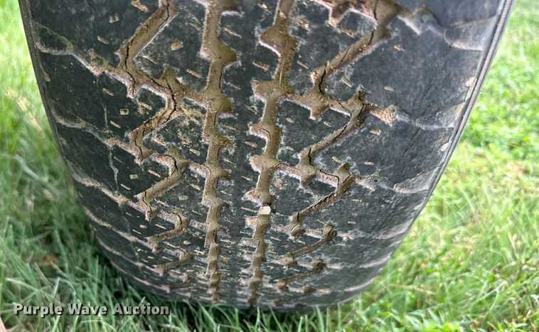 image for item NP9840 1996 Gleaner 500 series  flex head