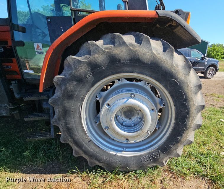 image for item NT9759 1993 AGCO 8630  MFWD tractor