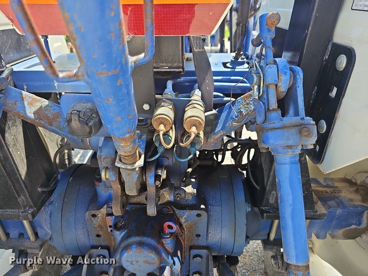 image for item NT9761 Montana 665  tractor