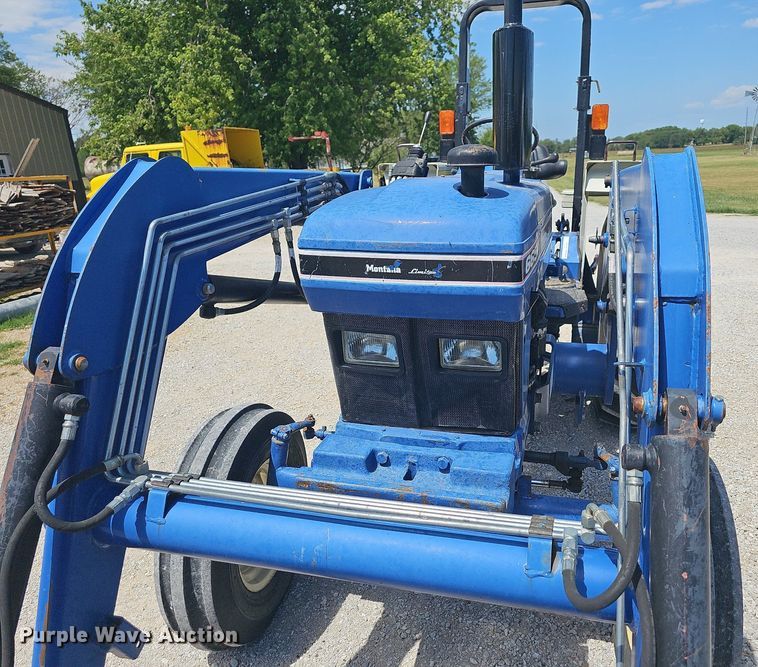 image for item NT9761 Montana 665  tractor