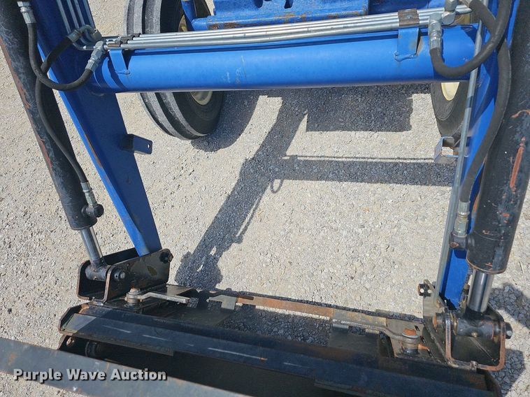 image for item NT9761 Montana 665  tractor