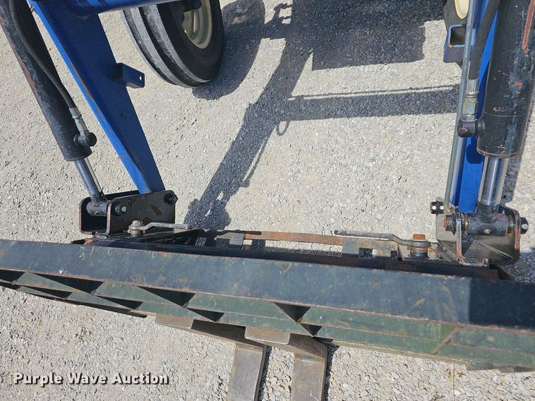 image for item NT9761 Montana 665  tractor