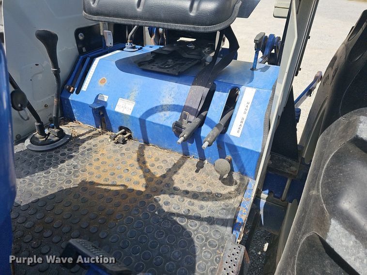 image for item NT9761 Montana 665  tractor