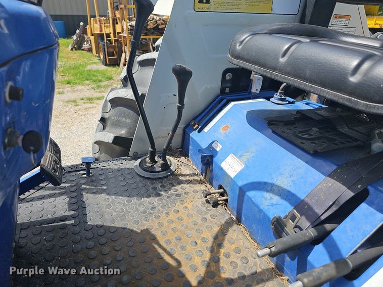 image for item NT9761 Montana 665  tractor