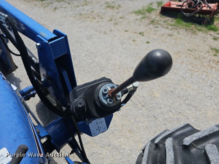 image for item NT9761 Montana 665  tractor