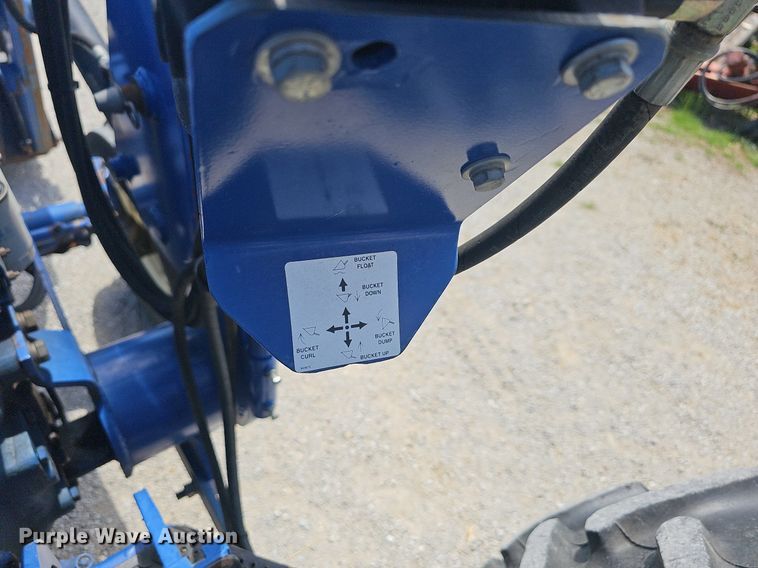 image for item NT9761 Montana 665  tractor