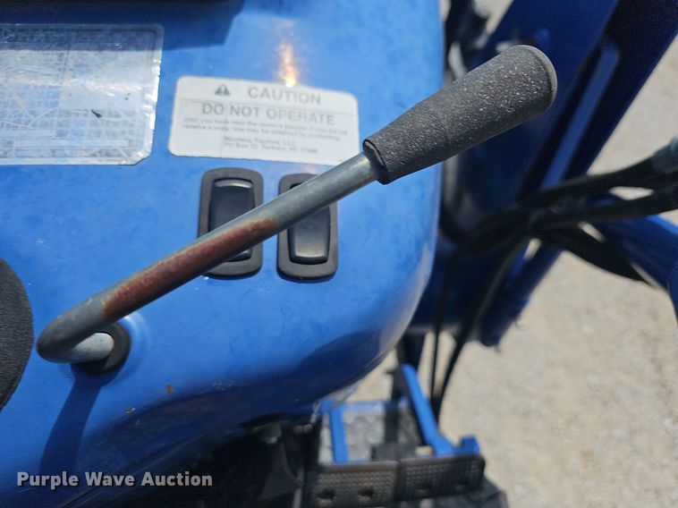 image for item NT9761 Montana 665  tractor