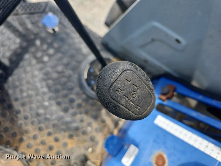 image for item NT9761 Montana 665  tractor