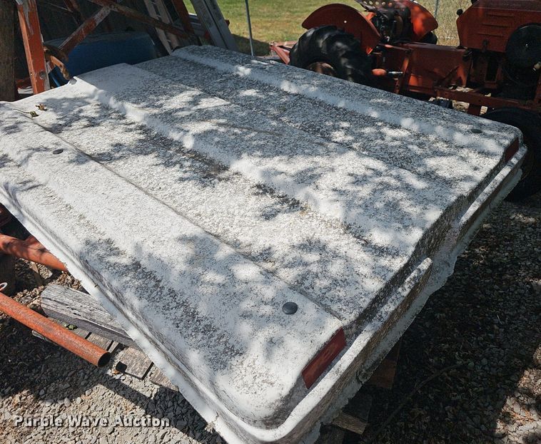 image for item NT9761 Montana 665  tractor