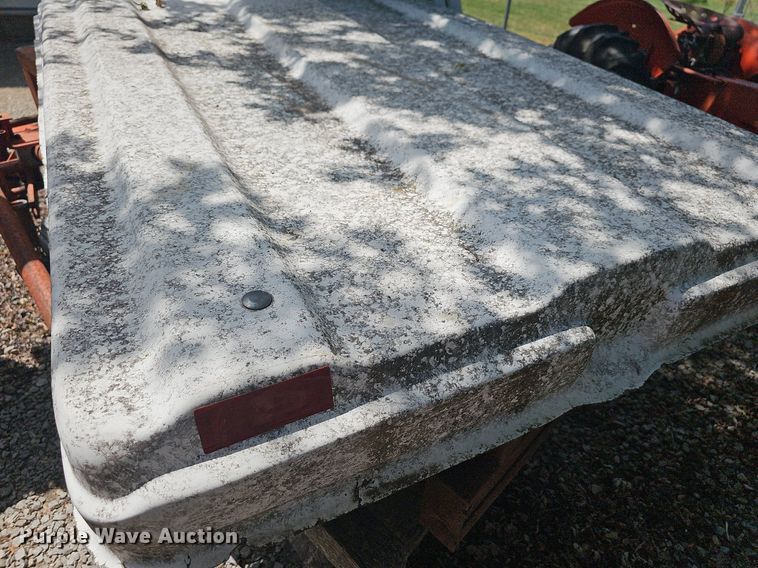 image for item NT9761 Montana 665  tractor