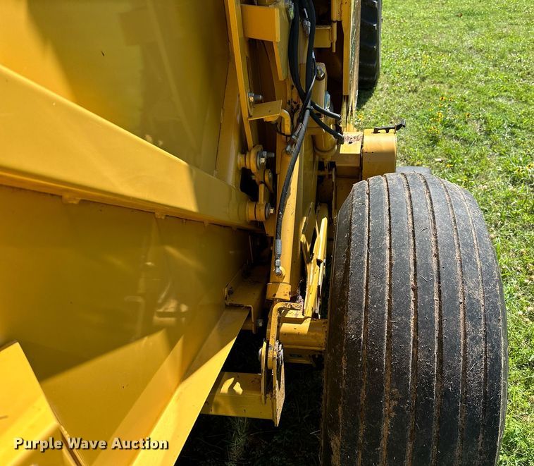 image for item OC9094 2013 Vermeer 604 Super M  round baler