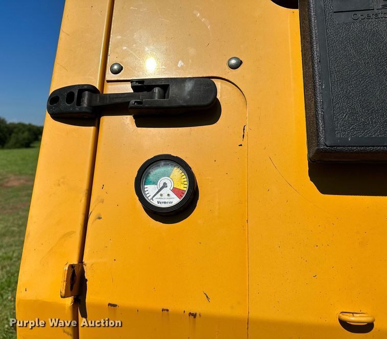 image for item OC9094 2013 Vermeer 604 Super M  round baler