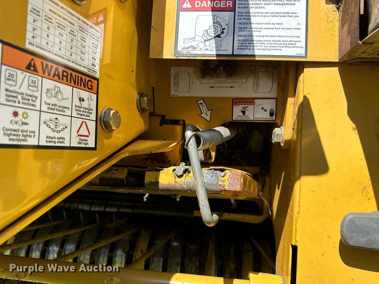 image for item OC9094 2013 Vermeer 604 Super M  round baler