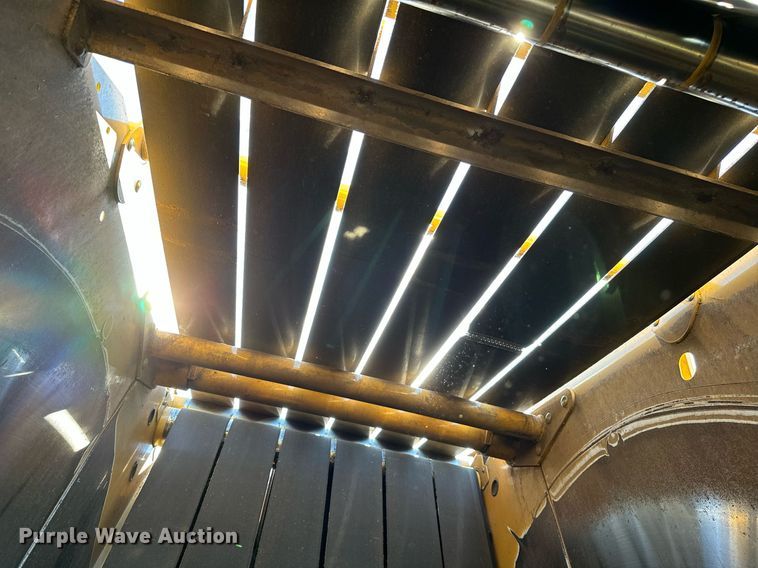 image for item OC9094 2013 Vermeer 604 Super M  round baler