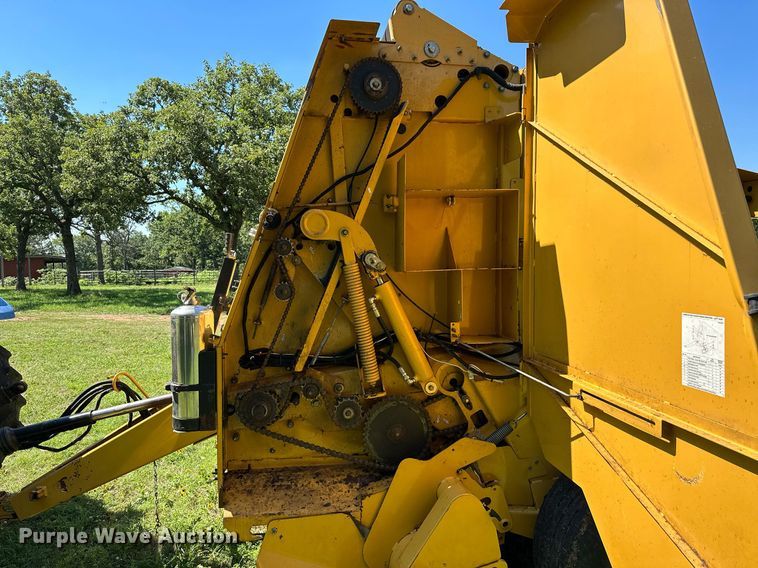 image for item OC9094 2013 Vermeer 604 Super M  round baler