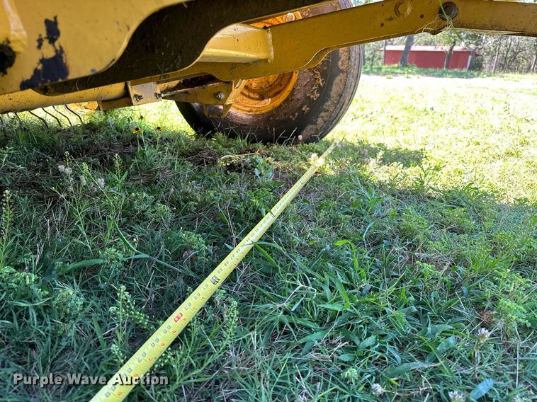 image for item OC9094 2013 Vermeer 604 Super M  round baler