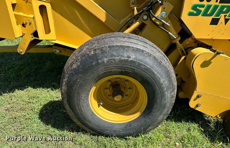 image for item OC9094 2013 Vermeer 604 Super M  round baler