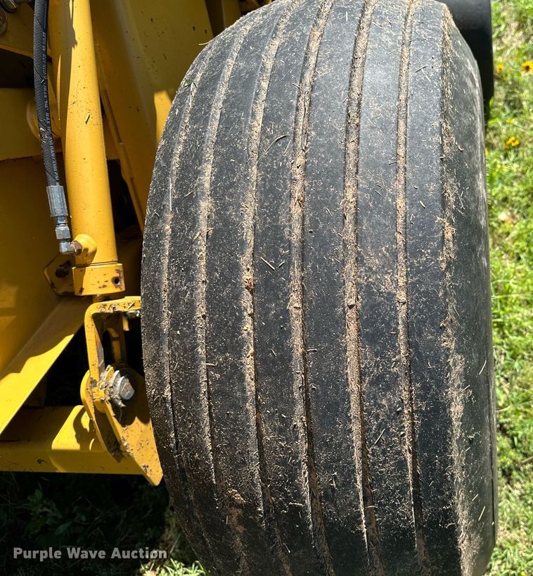 image for item OC9094 2013 Vermeer 604 Super M  round baler