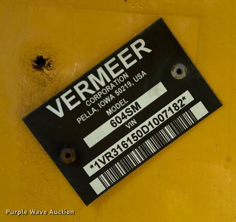 image for item OC9094 2013 Vermeer 604 Super M  round baler