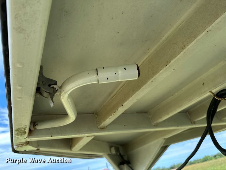 image for item OC9099 2002 Trails West  horse trailer