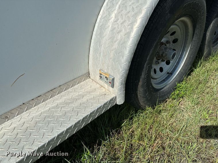 image for item OC9099 2002 Trails West  horse trailer