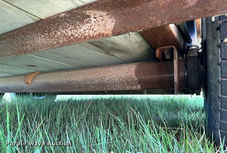 image for item OC9099 2002 Trails West  horse trailer