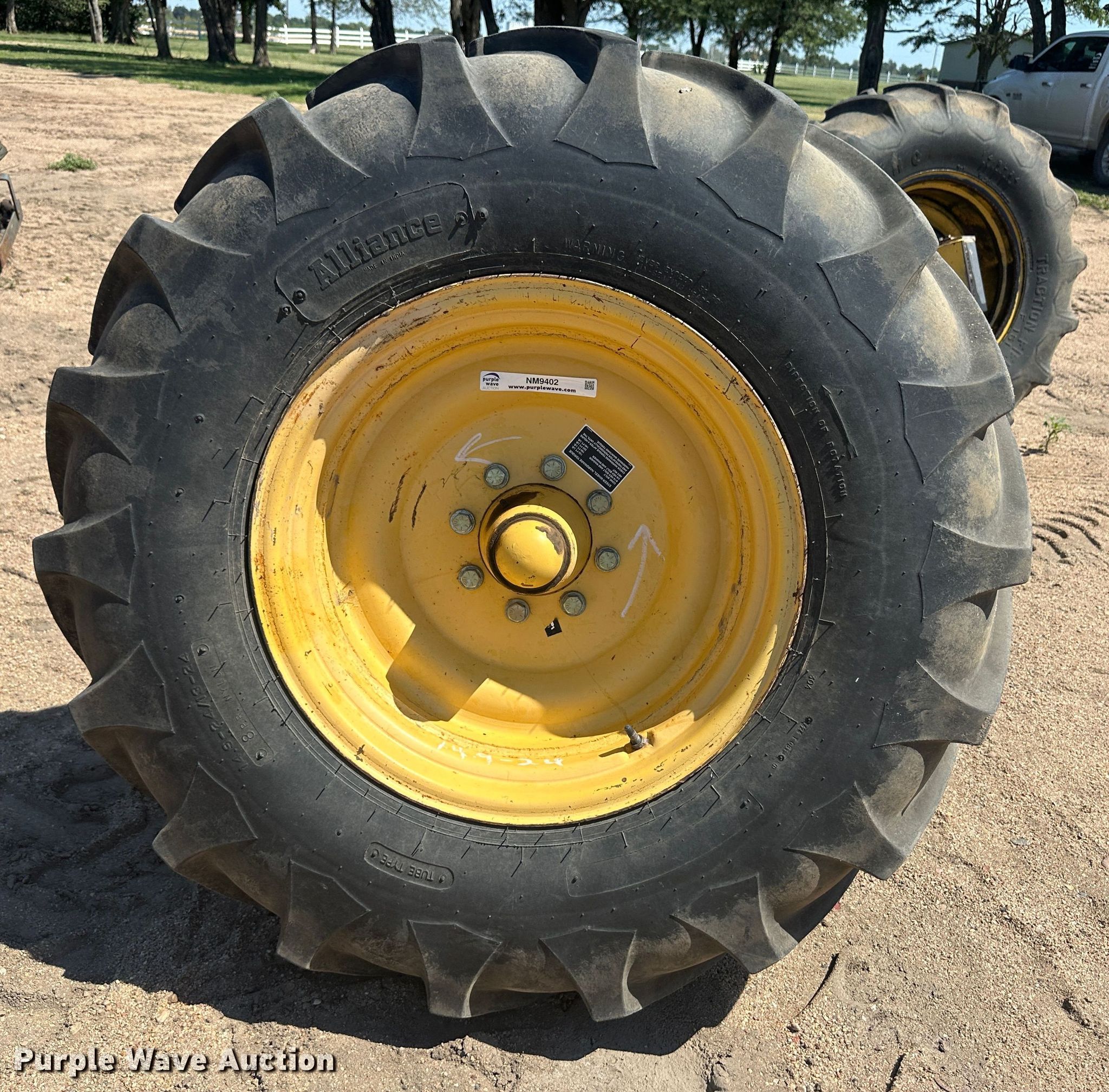 Combine rear axle in Kinsley, KS | Item NM9402 sold | Purple Wave
