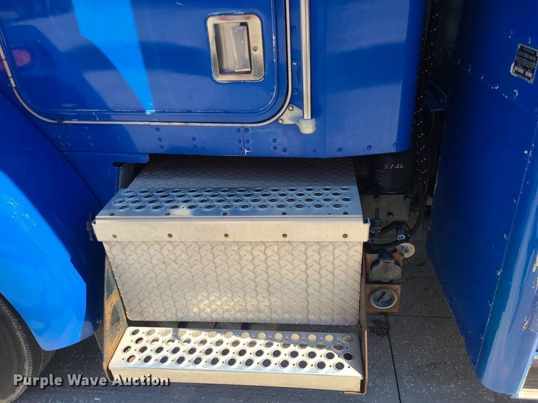 image for item BR9791 2001 Kenworth T300  delivery truck