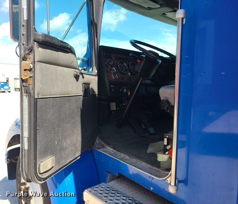 image for item BR9791 2001 Kenworth T300  delivery truck