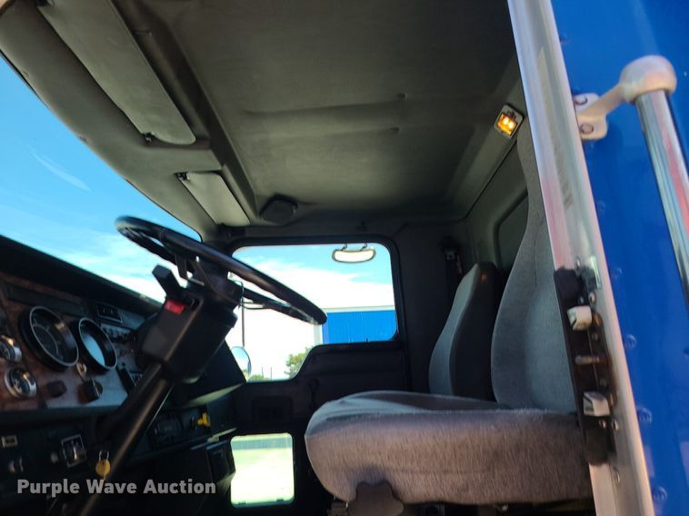 image for item BR9791 2001 Kenworth T300  delivery truck