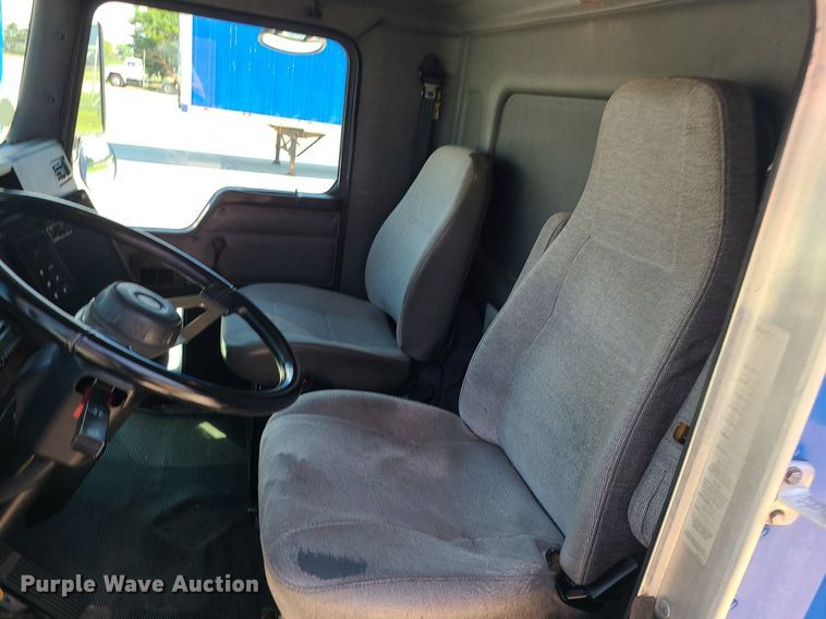 image for item BR9791 2001 Kenworth T300  delivery truck