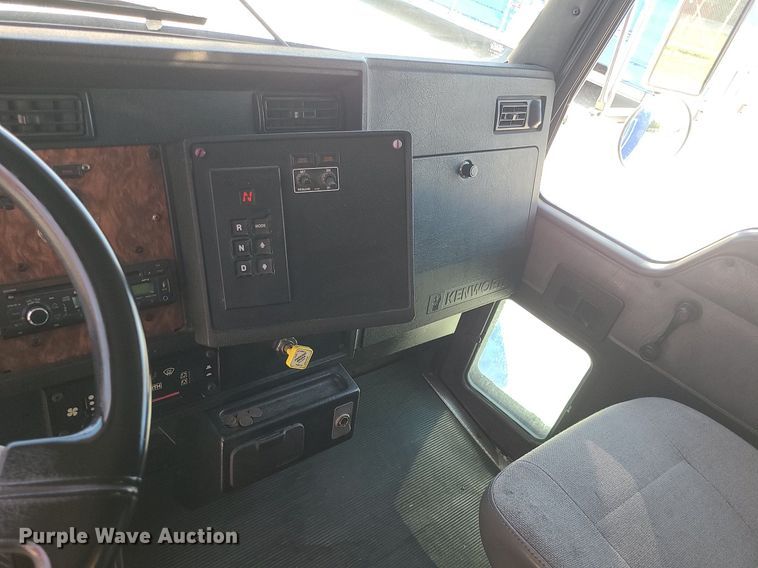 image for item BR9791 2001 Kenworth T300  delivery truck