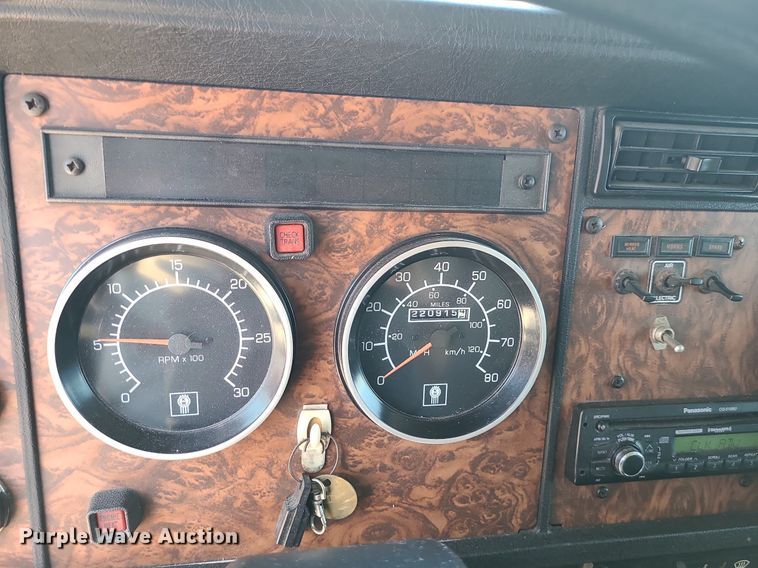 image for item BR9791 2001 Kenworth T300  delivery truck