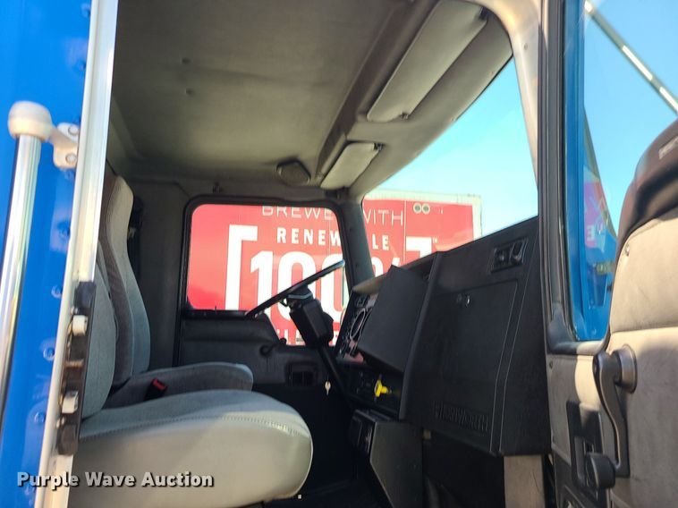 image for item BR9791 2001 Kenworth T300  delivery truck