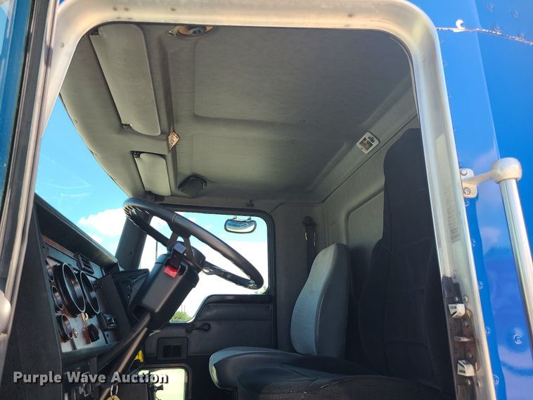 image for item BR9792 2001 Kenworth T300  delivery truck